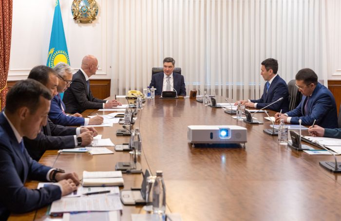 Бектенов требует результатов: правительство ускоряет модернизацию НПЗ и логистических узлов