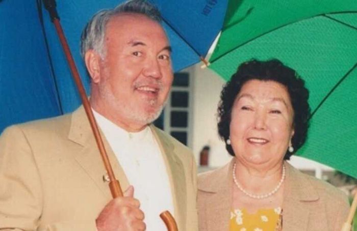 «Её навещает Нурсултан Назарбаев»: опровержение слухов о смерти Сары Алпысовны