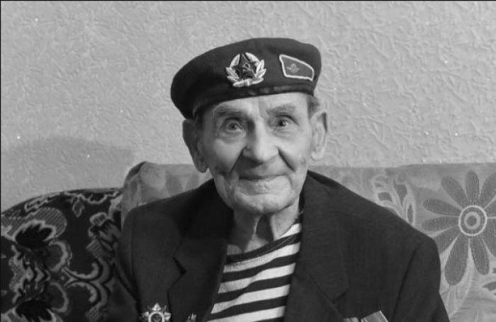 Трагедия на улице: 99-летний фронтовик умер после столкновения с девятилетней девочкой