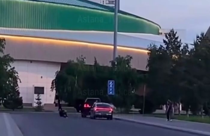 Разбил стекло битой — получил 15 суток: блогеров в Астане наказали за хулиганство