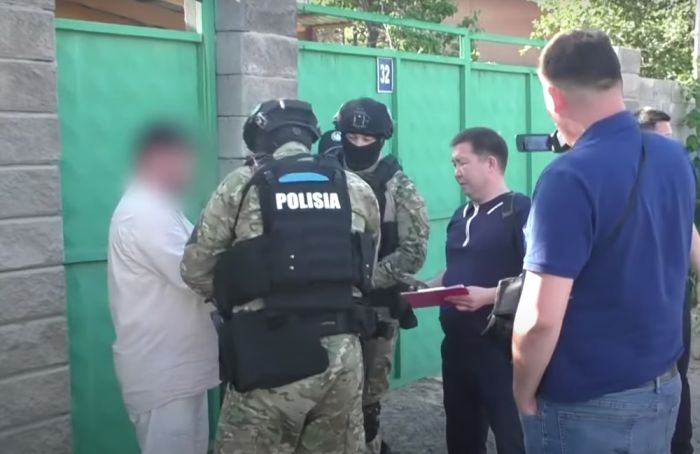 ​В Алматы задержан иностранец за распространение экстремистской религиозной литературы и оккультных практик