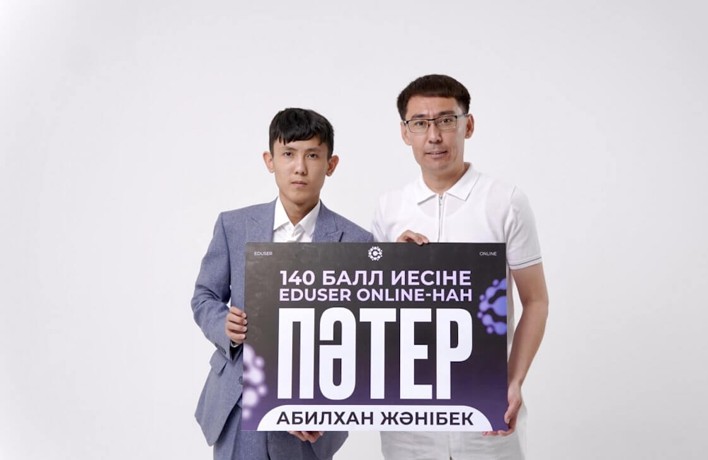 Сергиев Посадтағы интимдік массаж Порно видео: Массаж жасамас бұрын массажист қызды жылытады