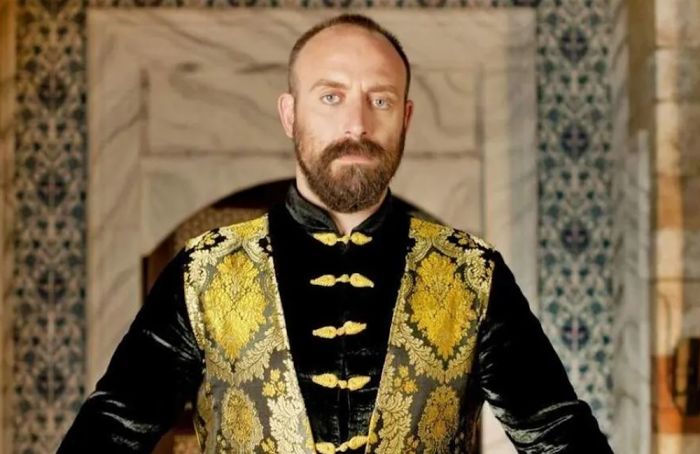 Султан Сулейман за решёткой: звезда "Великолепного века" осуждён в Турции