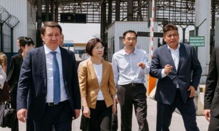 До 1000 фур в день: Казахстан и Китай усиливают пропускную способность на Хоргосе