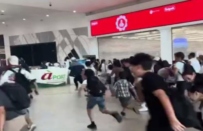 Открытие нового аквапарка в Алматы вызвало давку: алматинцы штурмовали Aport Mall ради бесплатного входа