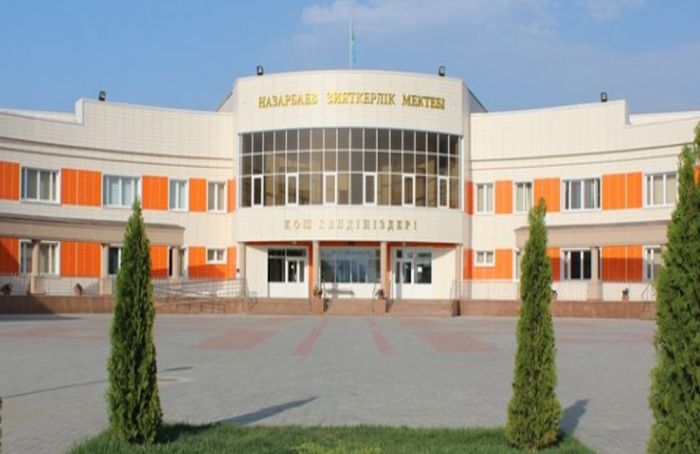 Скандал в алматинской НИШ: 11-классника отчислили за несколько дней до окончания школы