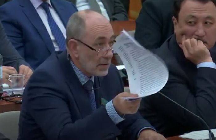 «С ружьём и фигачить»: депутат предложил убивать сайгаков, как на войне