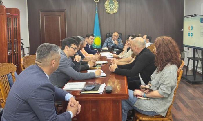 В Атырау экстренно спасают рыбу из пересыхающих водоёмов