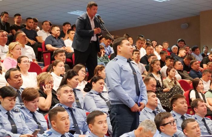 Казахстанцам запрещено передавать руль третьим лицам, не включенным в страховку