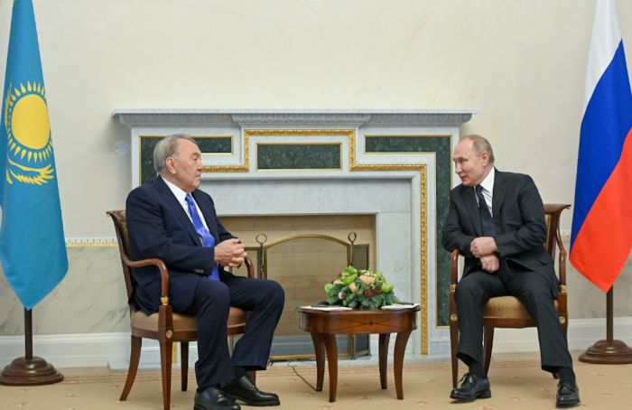 Путин встретился с Назарбаевым в Кремле