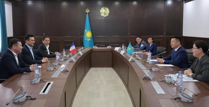 встреча акима Павлодарвстреча акима Павлодарской области Асаина Байханова и главы ТОО "Эр Ликид Мунай Тех Газы" Орчун Бакыра, фото Валерия Бугаева встреча акима Павлодарвстреча акима Павлодарской области Асаина Байханова и главы ТОО "Эр Ликид Мунай Тех Газы" Орчун Бакыра, фото Валерия Бугаева