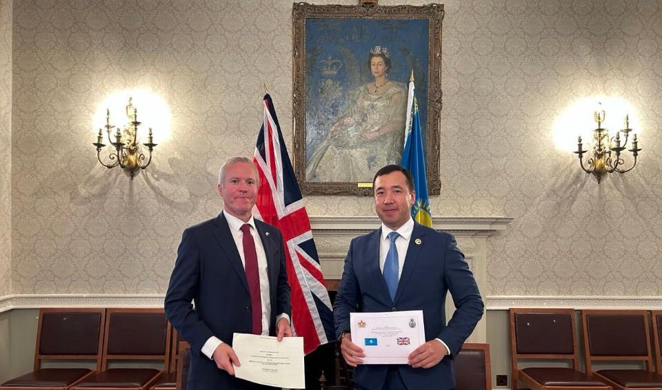 подписание плана в Лондоне, фото министерства обороны подписание плана в Лондоне, фото министерства обороны