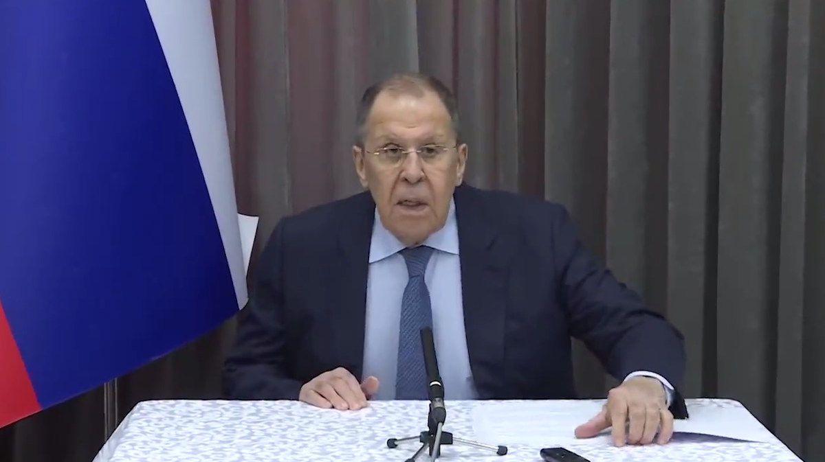 брифинг Сергея Лаврова по итогам СМИД ОДКБ в Чолпон-Ате, стоп-кадр видео