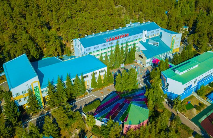 Казахстан принял украинских детей в центре «Балдаурен» 