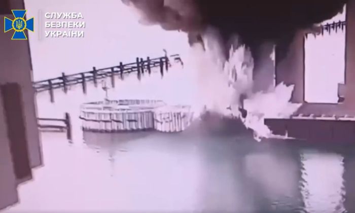 СБУ утверждает, что произвела взрыв на опорах Крымского моста