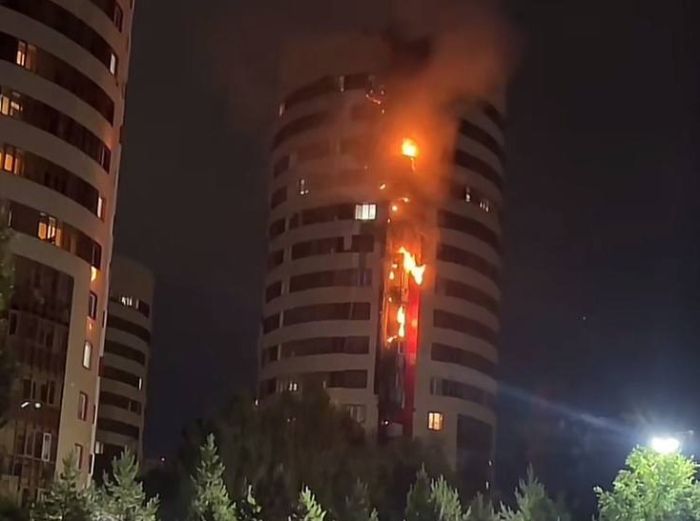 В столице загорелся ЖК "7 бочек"