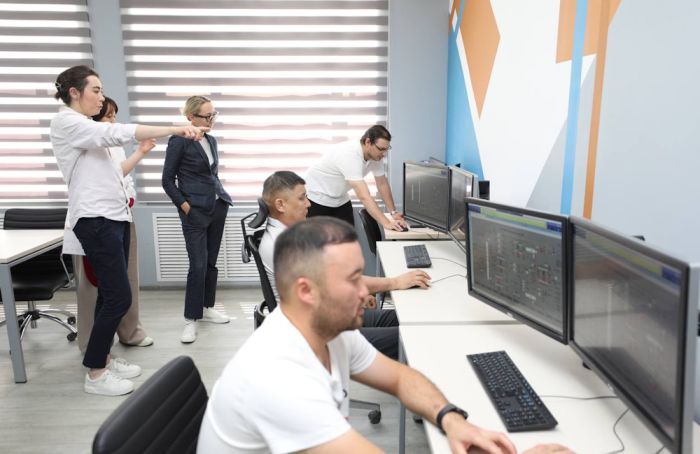 Узбекская делегация изучила цифровые технологии на Атырауском НПЗ