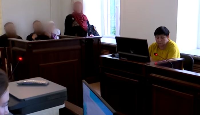 Мать выдала 15-летнюю дочь замуж за 38-летнего мужчину в Карагандинской области