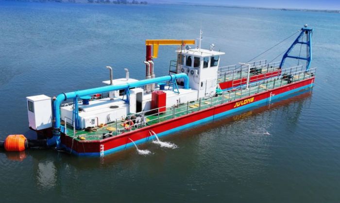 В Астане началась масштабная очистка водохранилища: первый раз за 55 лет