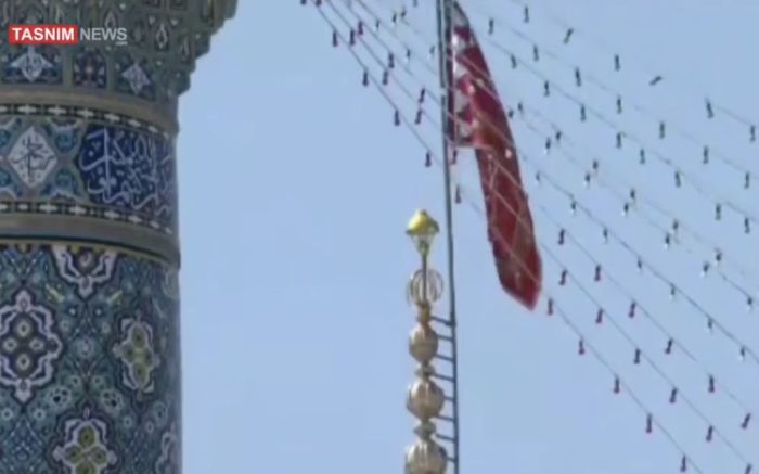 Над мечетью Джамкаран в Иране подняли красный флаг мести 