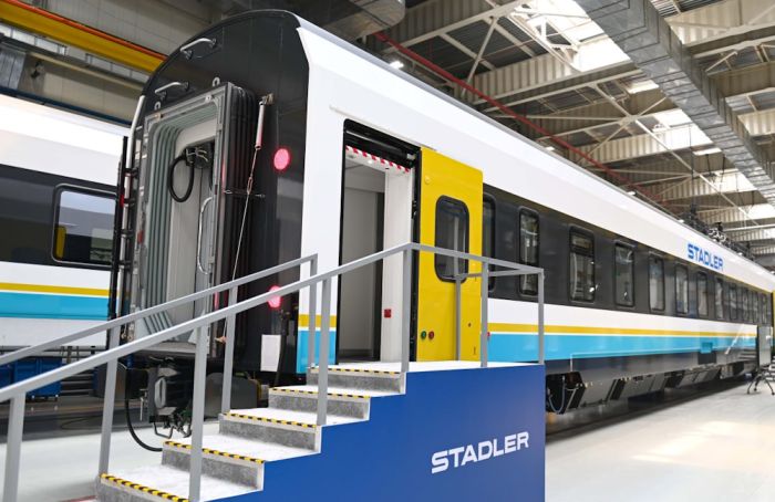 Новые вагоны Stadler показали Токаеву