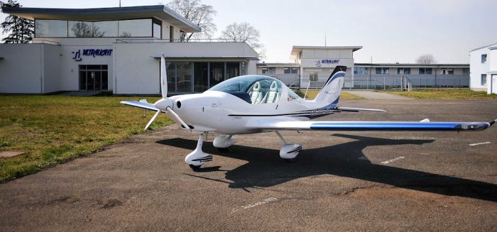 Самолет разбился под Астаной: двое погибли