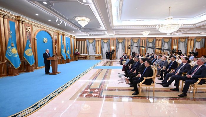 Касым-Жомарт Токаев наградил журналистов
