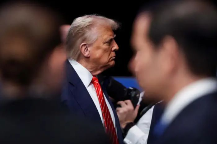 Трамп не исключил новых авиаударов США по Ирану