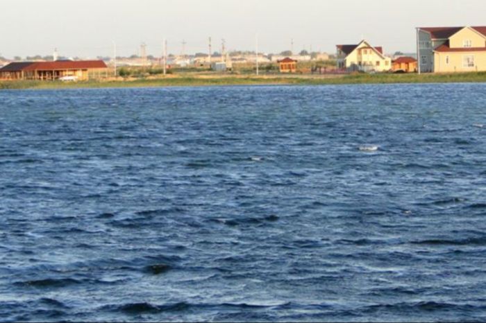 В озере Камысколь снова разрешено купание