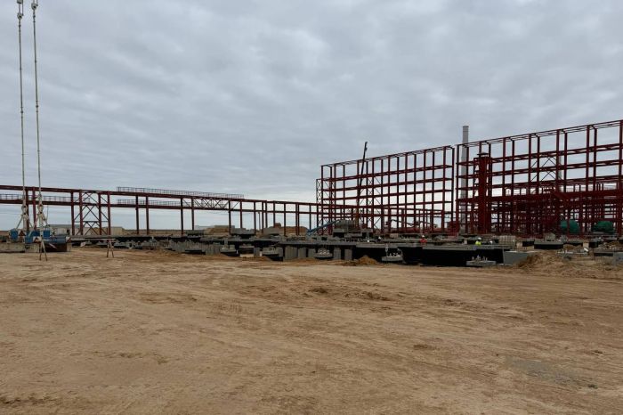 В Атырау обсудили ход строительства газоперерабатывающего завода