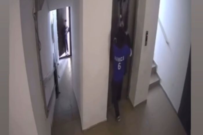 В Атырау ребёнок упал в шахту лифта