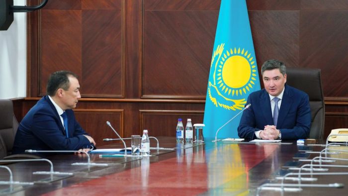 Олжас Бектенов представил коллективу министерства транспорта нового руководителя