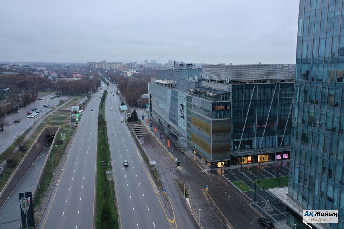 пустынные улицы Алматы во время карантина пандемии коронавируса