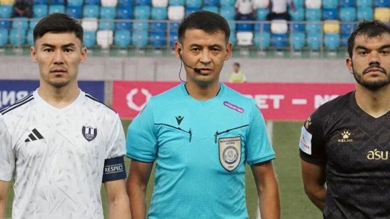 Тимур Курмашев (в центре), стоп-кадр видео Тимур Курмашев (в центре), стоп-кадр видео