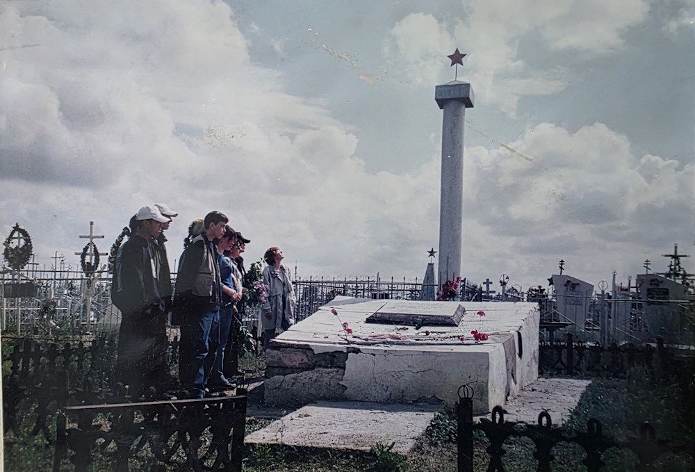 братская могила на христианском кладбище