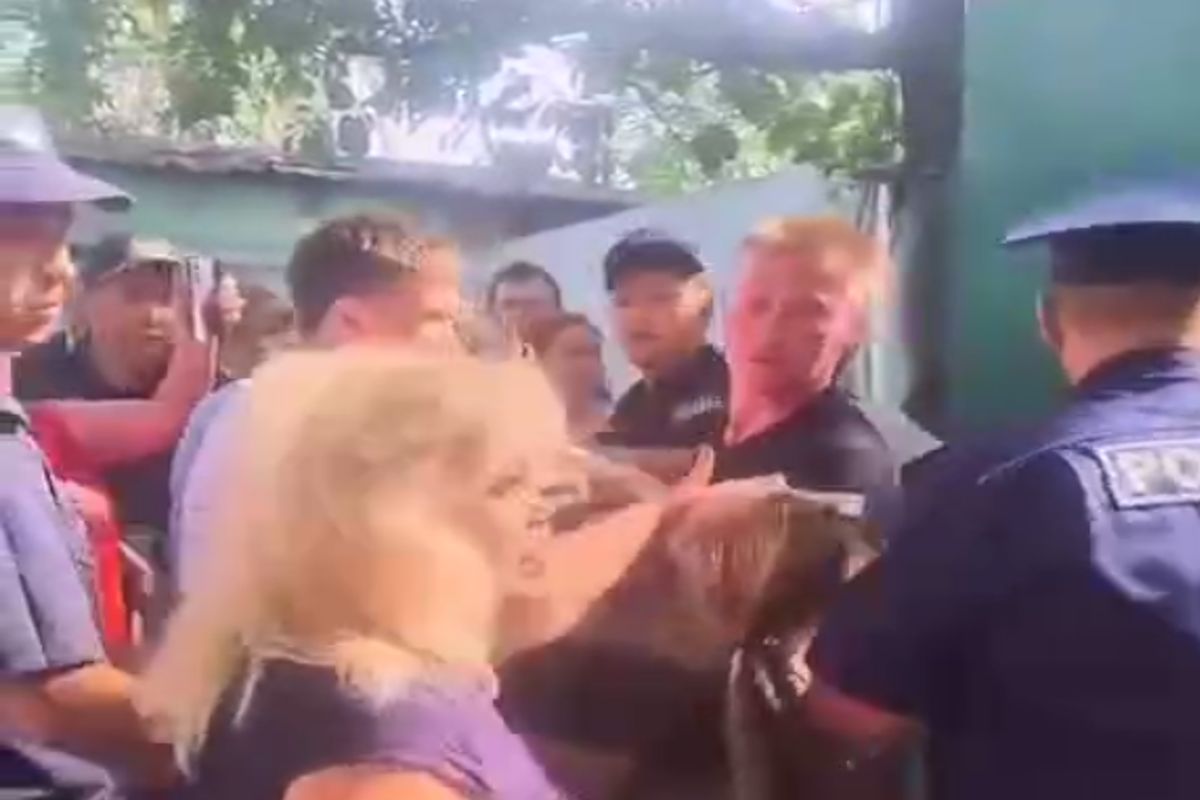 скриншот видео Аружан Саин