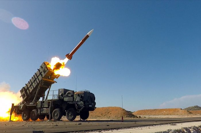 США приостановили поставки ракет в Украину