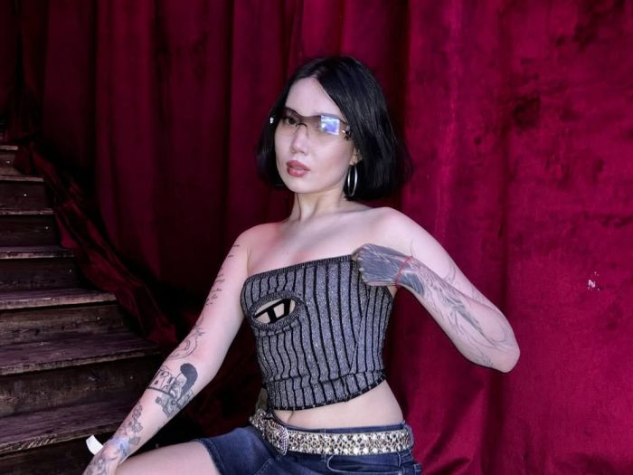 Жена рэпера Qurt обвинила его в домашнем насилии