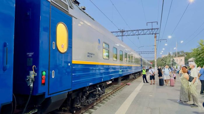 Поезд "Алматы - Саратов" получил новые вагоны