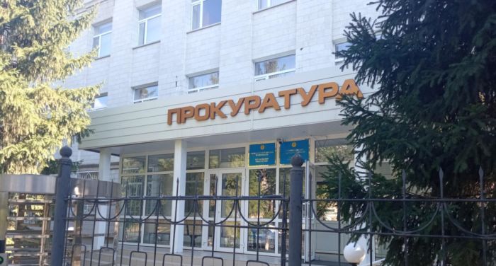 16 госслужащих уволены за ставки в Уральске