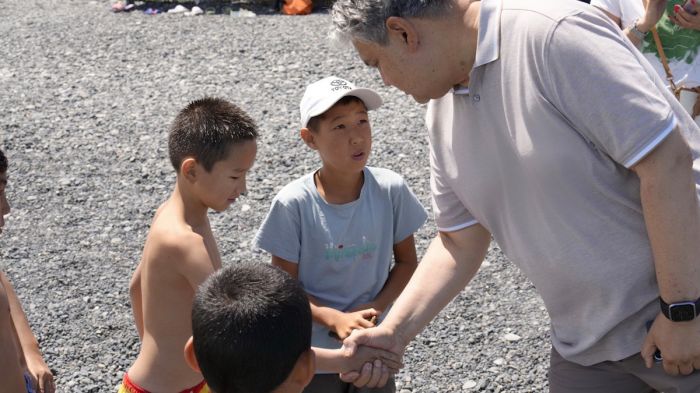 "Туризм — это не только бизнес, но и качество жизни граждан": вице-премьер проверил пляжи Алаколя
