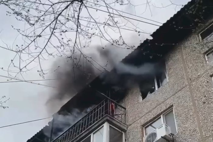 В Атырау ликвидировали пожар в жилом доме