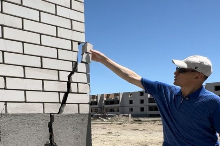 В Атырауской области не могут завершить строительство домов с 2019 года