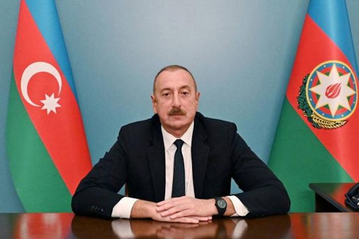 Алиев призвал Украину не мириться с оккупацией и анонсировал иск против России