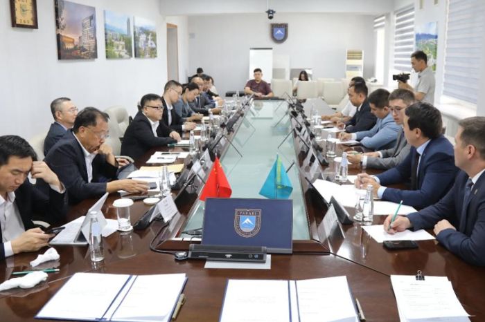 В КазНУ построят спутниковую станцию совместно с китайскими университетами