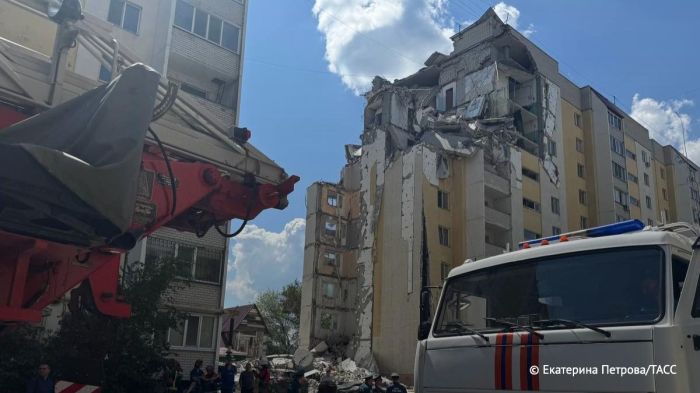 В Саратове произошёл взрыв: обрушился подъезд жилого дома