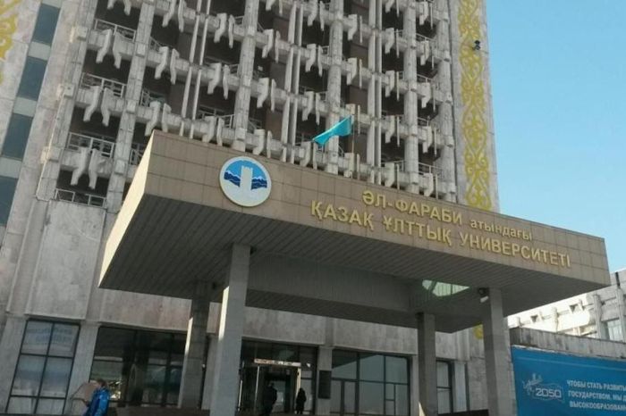 В Алматы студентка КазНУ выпала с 14 этажа