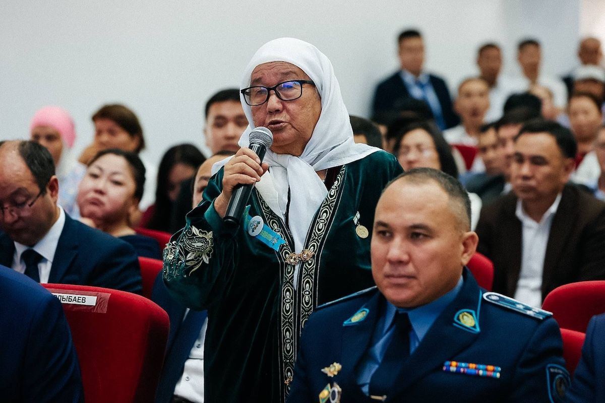 встреча акима Атырауской области с жителями Махамбетского района, фото пресс-службы акима встреча акима Атырауской области с жителями Махамбетского района, фото пресс-службы акима