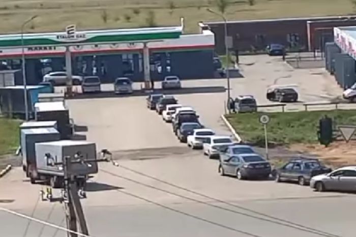 В Актобе очереди на АЗС: региону не хватило газа