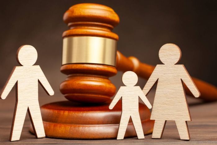 Скрывался — расплатился: в Алматы неплательщиков алиментов лишают машин, денег и свободы